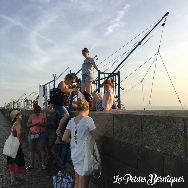 Les petites berniques en promenade - saint-nazaire