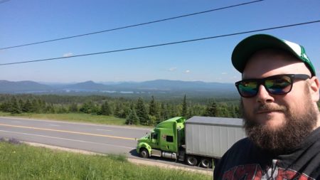 Simon au Canada
